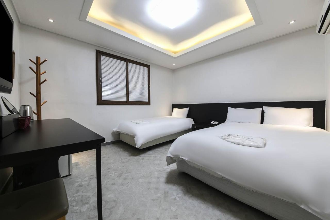 Mi Amor Motel Sokcho Exterior foto